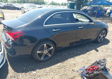 2019 Mercedes-Benz A 220 4Matic из США, поврежденный, VIN WDD3G4FB9KW018804